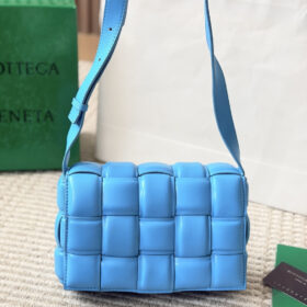 תיק BOTTEGA VENETA