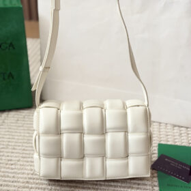 תיק  BOTTEGA VENETA