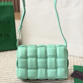 תיק BOTTEGA VENETA