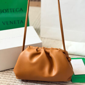 תיק BOTTEGA VENETA