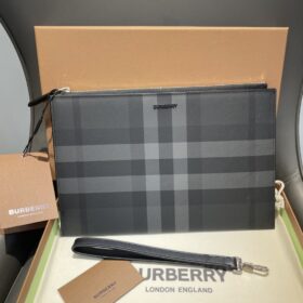 תיק קלאץ BURBERRY