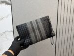 ⁦תיק קלאץ BOTTEGA VENETA⁩ – תמונה ⁦2⁩