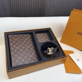 סט LOUIS VUITTON