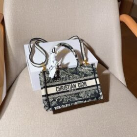תיק DIOR Book Tote