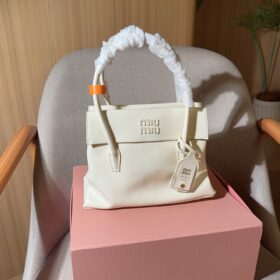 תיק MIU MIU