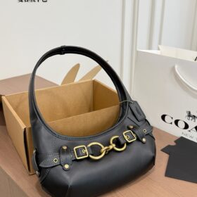 תיק COACH Hobo