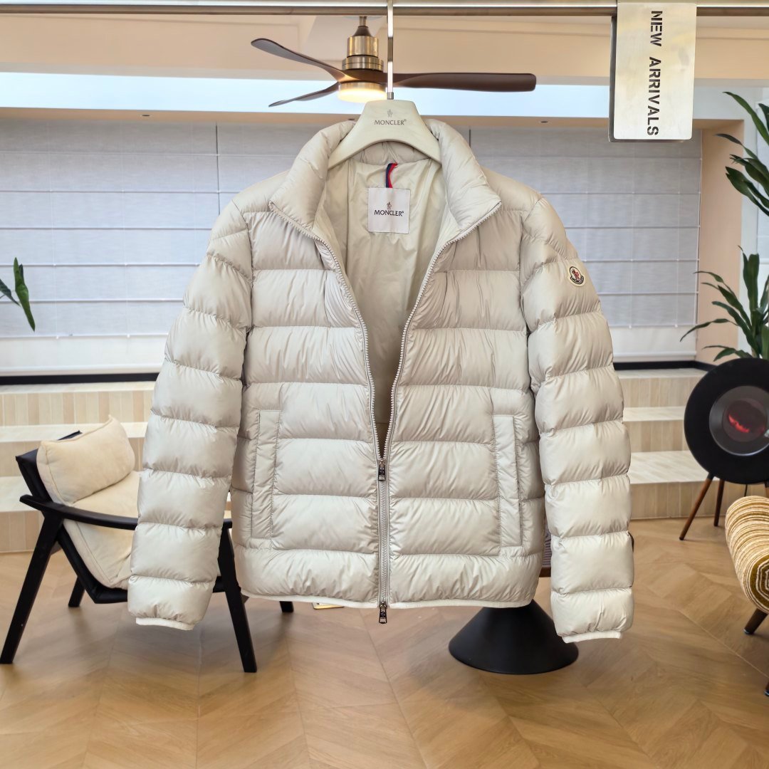 5281d6bc מעיל פוך Moncler Baudinet לגברים – תמונה 1