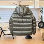 ⁦מעיל פוך Moncler Maya לגברים⁩ – תמונה ⁦4⁩
