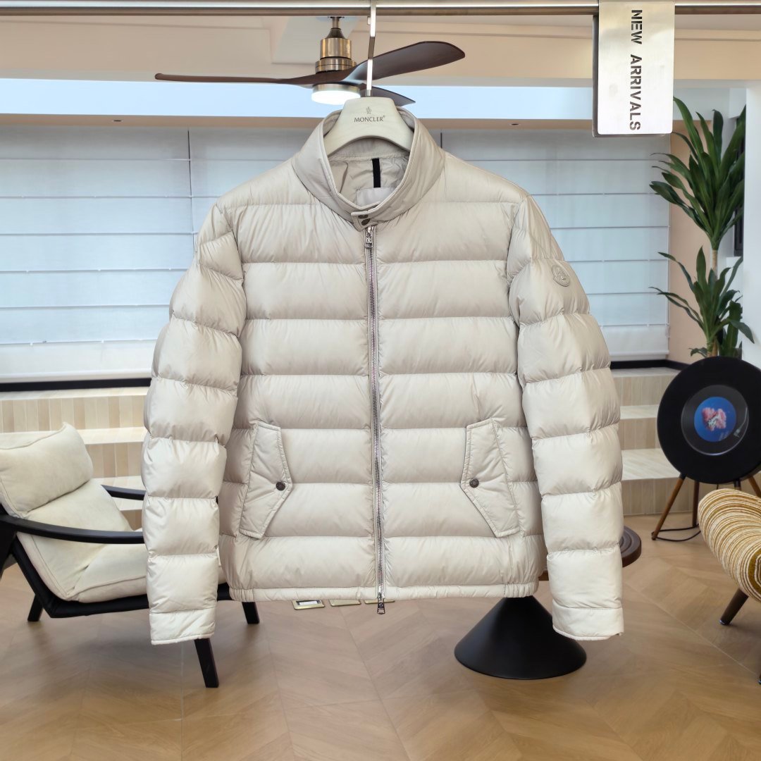 68328d6c מעיל פוך Moncler Phrien Short לגברים – תמונה 1