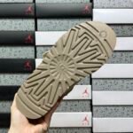 ⁦נעלי UGG heritage lace-up⁩ – תמונה ⁦2⁩