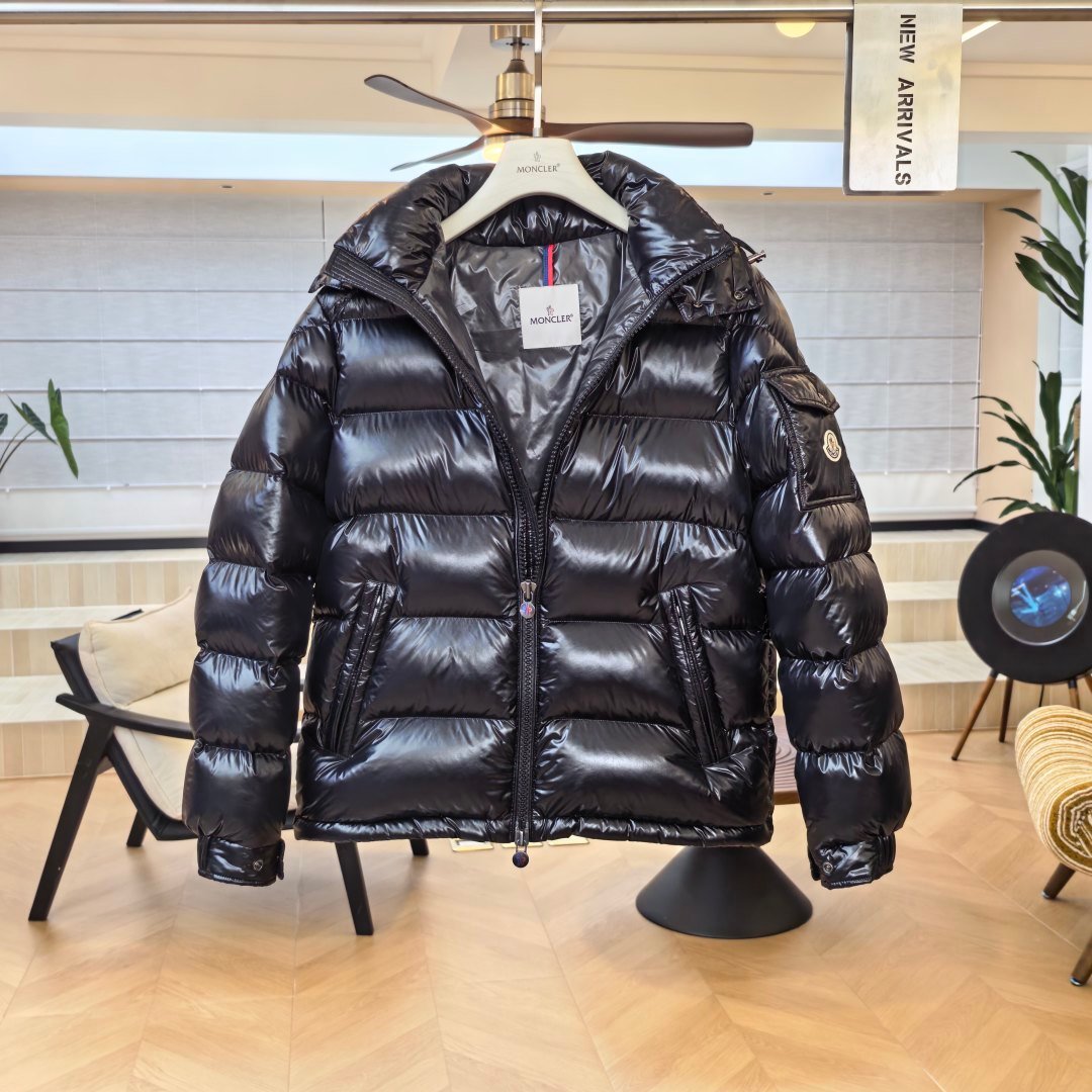 8d44a983 מעיל פוך Moncler Maya לגברים – תמונה 1