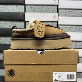 נעלי UGG heritage lace-up