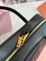 ⁦תיק MIU MIU Bowling⁩ – תמונה ⁦3⁩