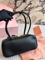 ⁦תיק MIU MIU Bowling⁩ – תמונה ⁦2⁩