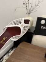 ⁦נעלי עקב CHANEL⁩ – תמונה ⁦2⁩