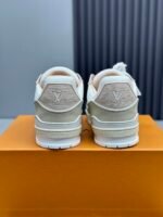 ⁦נעלי Louis Vuitton LV Trainer⁩ – תמונה ⁦3⁩