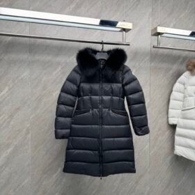 מעיל פוך ארוך Moncler לנשים