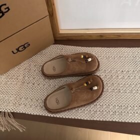 כפכפי UGG Potato