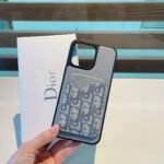 ⁦מגן לאייפון DIOR⁩ – תמונה ⁦2⁩