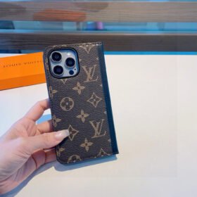 מגן לאייפון LOUIS VUITTON