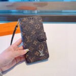 מגן לאייפון LOUIS VUITTON