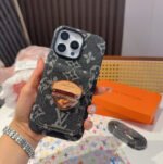 ⁦מגן לאייפון LOUIS VUITTON⁩ – תמונה ⁦2⁩