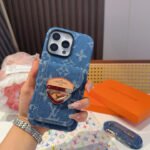 ⁦מגן לאייפון LOUIS VUITTON⁩ – תמונה ⁦2⁩