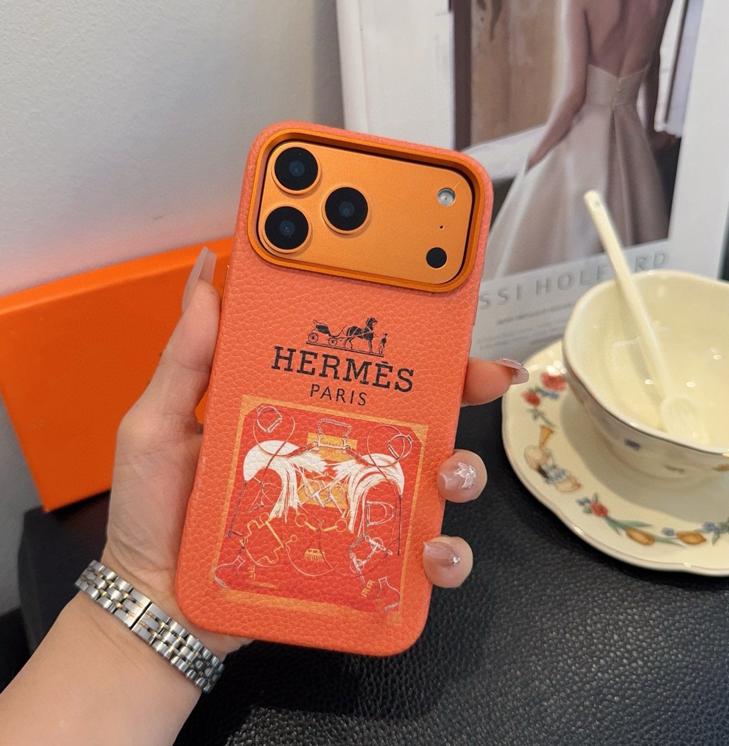 i1763477670370_6074_0_0.jpg מגן לאייפון HERMES – תמונה 1