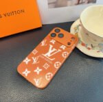 ⁦מגן לאייפון LOUIS VUITTON⁩ – תמונה ⁦3⁩