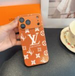 ⁦מגן לאייפון LOUIS VUITTON⁩ – תמונה ⁦2⁩