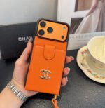 ⁦מגן לאייפון CHANEL⁩ – תמונה ⁦2⁩