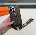 ⁦מגן לאייפון LOUIS VUITTON⁩ – תמונה ⁦3⁩