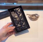 ⁦מגן לאייפון CHANEL⁩ – תמונה ⁦3⁩