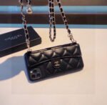 ⁦מגן לאייפון CHANEL⁩ – תמונה ⁦2⁩