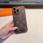 מגן לאייפון LOUIS VUITTON