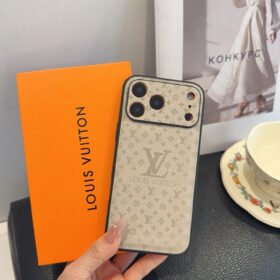 מגן לאייפון LOUIS VUITTON