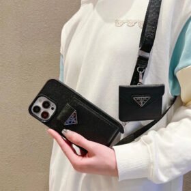 מגן לאייפון PRADA