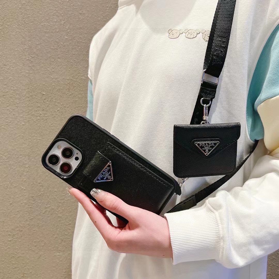 i1763907348663_1370_0_0.jpg מגן לאייפון PRADA – תמונה 1