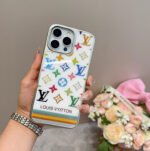 ⁦מגן לאייפון LOUIS VUITTON⁩ – תמונה ⁦2⁩