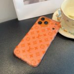 ⁦מגן לאייפון LOUIS VUITTON⁩ – תמונה ⁦2⁩