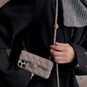 מגן לאייפון CHANEL