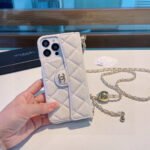 מגן לאייפון CHANEL